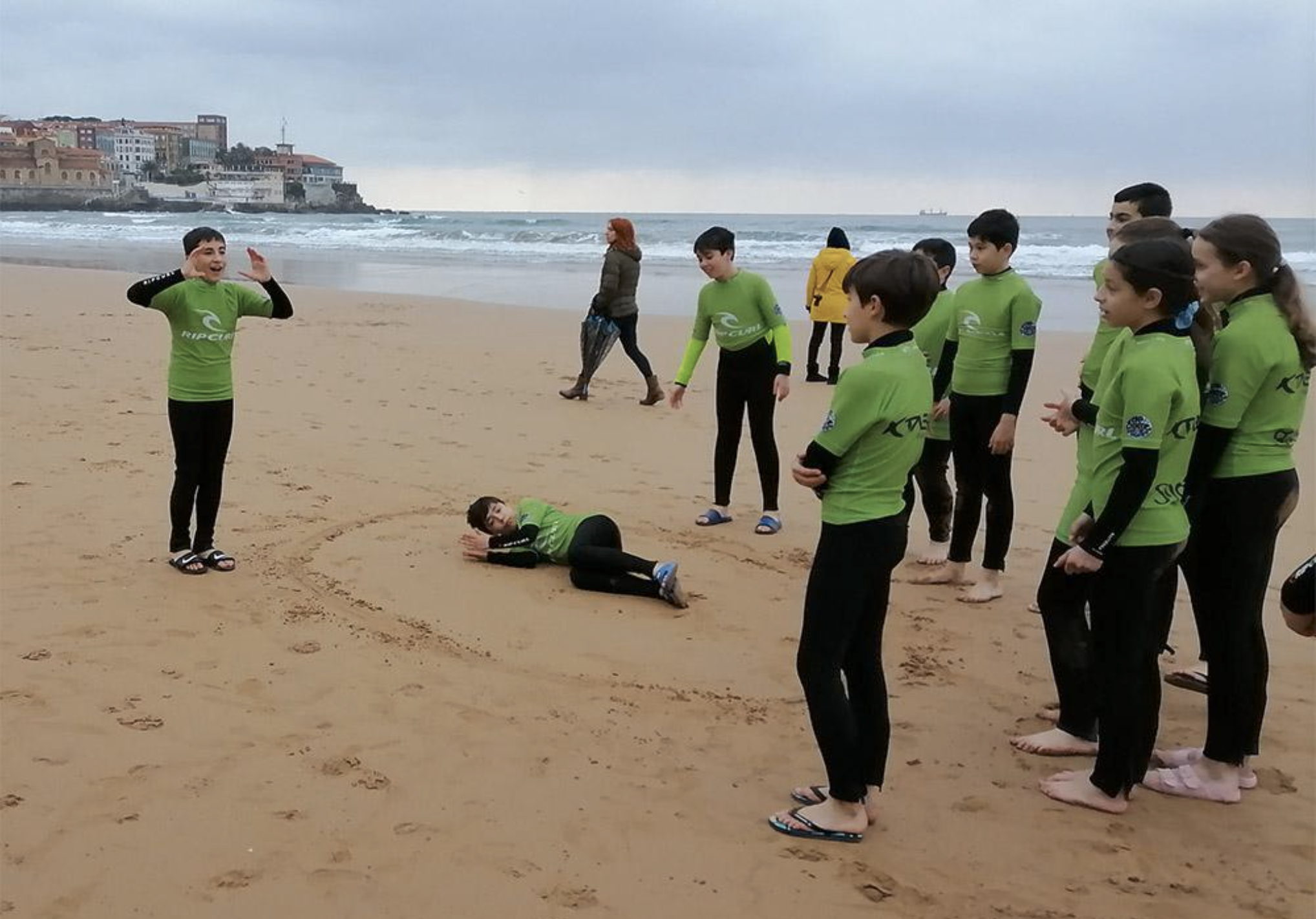 El proyecto “Aprende a través del Surfing” llega en 2022 a casi 4.000 estudiantes de Galicia, Andalucía, Baleares, Asturias y Murcia