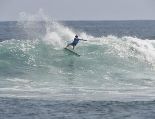 España continúa firme en los mundiales de surf que se celebran en El Salvador y mantiene a cinco deportistas con opciones de medalla